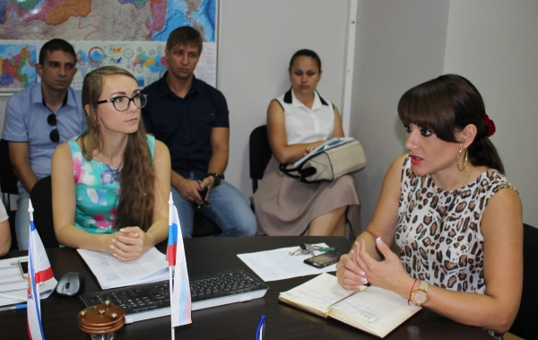 В Госкомрегистре для провинившихся теруправлений и отделов внедрена практика ранних утренних субботних совещаний — Александр Спиридонов - «Госкомрегистр»