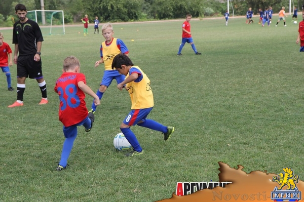 В детском турнире по футболу в Керчи участвуют гости из Краснодарского края и Симферополя - «Керчь»