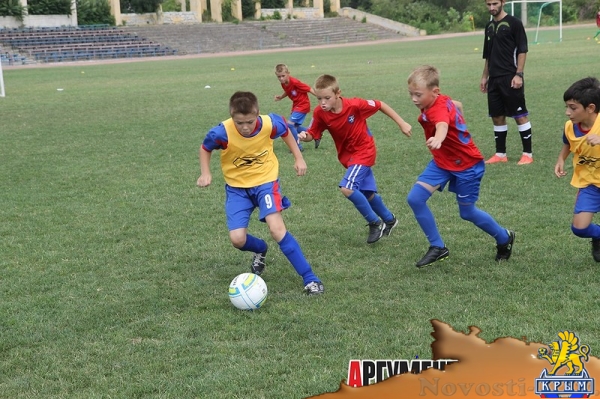 В детском турнире по футболу в Керчи участвуют гости из Краснодарского края и Симферополя - «Керчь»