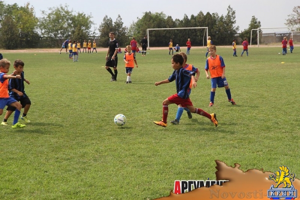 В детском турнире по футболу в Керчи участвуют гости из Краснодарского края и Симферополя - «Керчь»