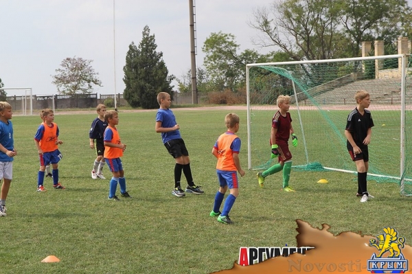 В детском турнире по футболу в Керчи участвуют гости из Краснодарского края и Симферополя - «Керчь»