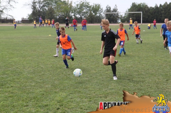 В детском турнире по футболу в Керчи участвуют гости из Краснодарского края и Симферополя - «Керчь»
