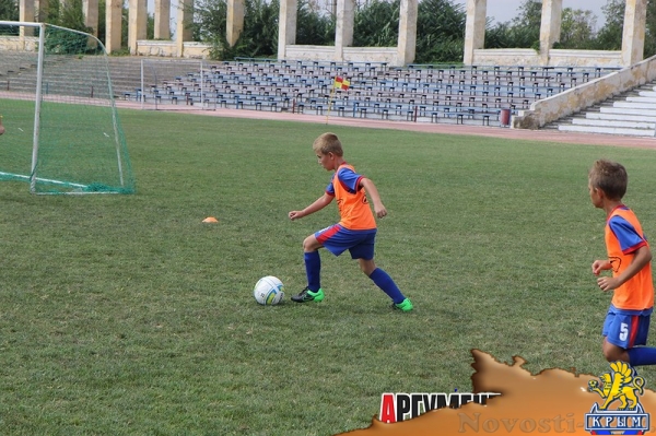 В детском турнире по футболу в Керчи участвуют гости из Краснодарского края и Симферополя - «Керчь»