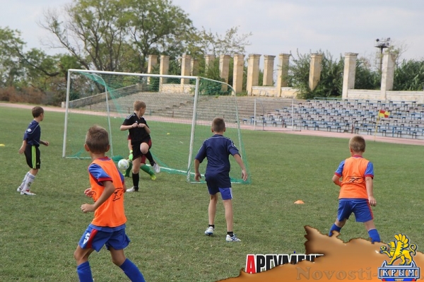 В детском турнире по футболу в Керчи участвуют гости из Краснодарского края и Симферополя - «Керчь»