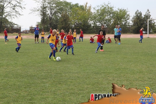 В детском турнире по футболу в Керчи участвуют гости из Краснодарского края и Симферополя - «Керчь»