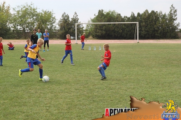 В детском турнире по футболу в Керчи участвуют гости из Краснодарского края и Симферополя - «Керчь»