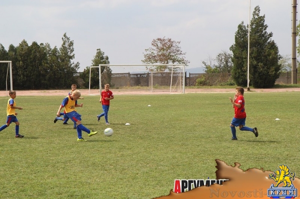 В детском турнире по футболу в Керчи участвуют гости из Краснодарского края и Симферополя - «Керчь»