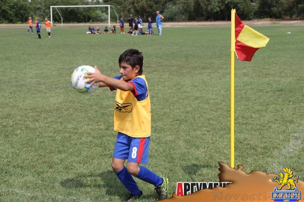 В детском турнире по футболу в Керчи участвуют гости из Краснодарского края и Симферополя - «Керчь»