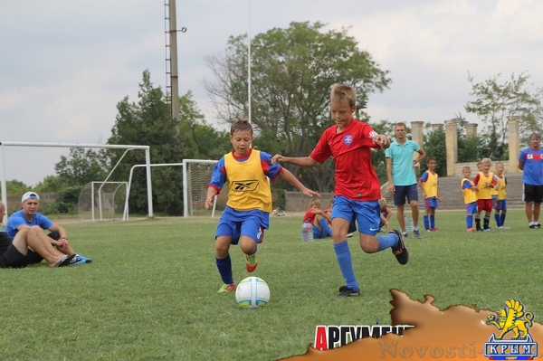 В детском турнире по футболу в Керчи участвуют гости из Краснодарского края и Симферополя - «Керчь»