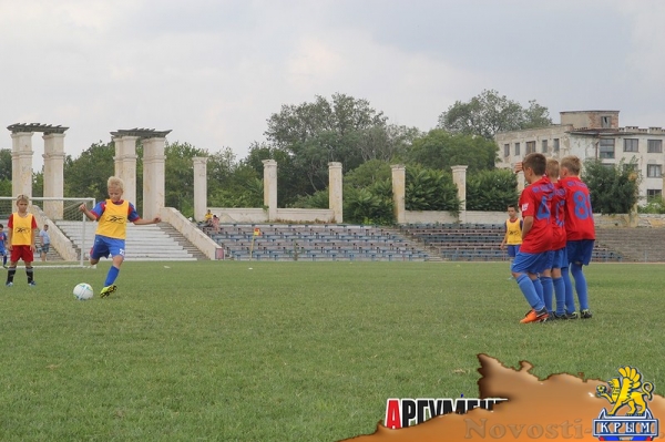 В детском турнире по футболу в Керчи участвуют гости из Краснодарского края и Симферополя - «Керчь»
