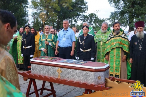 В Керчи встретили мощи Фёдора Ушакова - «Керчь»