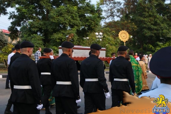 В Керчи встретили мощи Фёдора Ушакова - «Керчь»