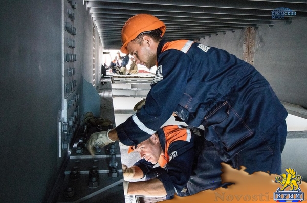 На керченском берегу собирают самый большой в России арочный пролет - «Керчь»