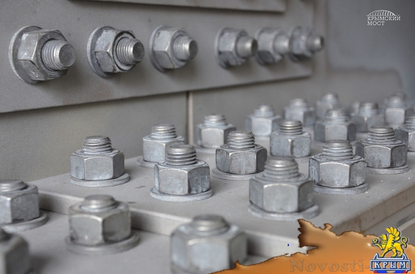 На керченском берегу собирают самый большой в России арочный пролет - «Керчь»