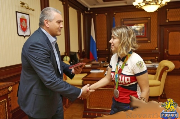 В Крыму наградили серебряную медалистку Олимпиады-2016