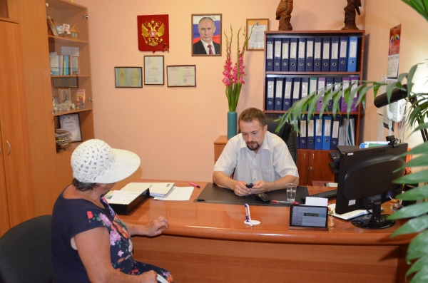 До конца августа руководство Госкомрегистра посетит с проверкой еще 7 теротделов и ответит на интересующие вопросы заявителей — Александр Спиридонов - «Госкомрегистр»