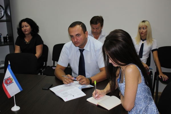 Регистраторы должны использовать в работе базу сведений об арестах и ограничениях на недвижимость — зампредседателя Госкомрегистра - «Госкомрегистр»