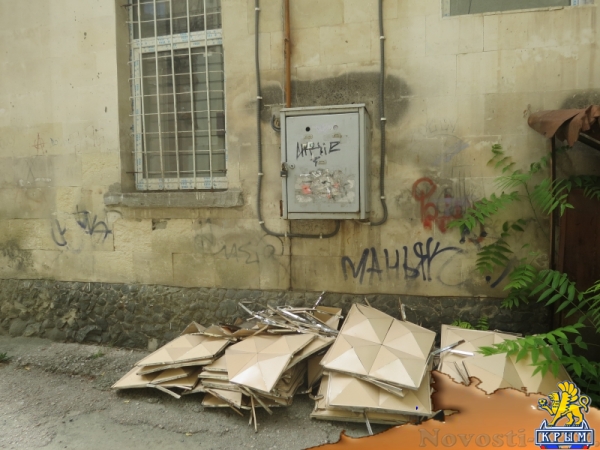 Дом в центре Симферополя, в котором в 1918-1923 годах снимали квартиру две великие русские актрисы, отремонтирован крайне недобросовестно. Вопреки поручению городских властей! (ФОТО) - «Экономика Крыма»