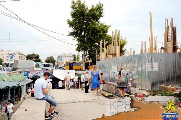 Реконструкция аптеки на месте снесенного здания на Центральном рынке Симферополя проходит без разрешения горадминистрации (ФОТО) - «Политика Крыма»