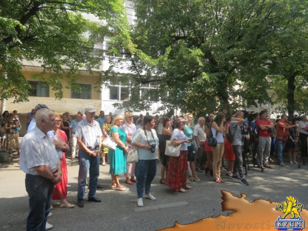 В центре Симферополя открыли мемориальную доску в честь великой русской актрисы ХХ века Фаины Раневской (ФОТО) - «Общество Крыма»