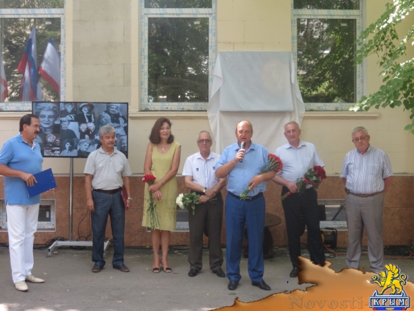 В центре Симферополя открыли мемориальную доску в честь великой русской актрисы ХХ века Фаины Раневской (ФОТО) - «Общество Крыма»