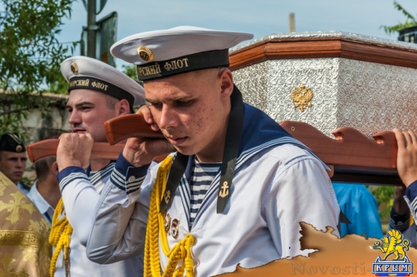 Святой русский адмирал Федор Ушаков вернулся в Севастополь на матросских плечах (ФОТОРЕПОРТАЖ) - «Общество Крыма»