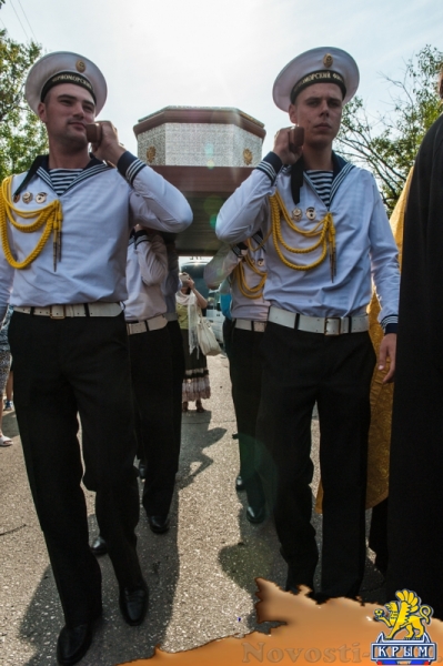 Святой русский адмирал Федор Ушаков вернулся в Севастополь на матросских плечах (ФОТОРЕПОРТАЖ) - «Общество Крыма»