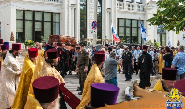 Святой русский адмирал Федор Ушаков вернулся в Севастополь на матросских плечах (ФОТОРЕПОРТАЖ) - «Общество Крыма»