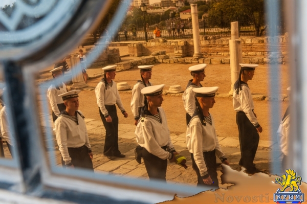 Святой русский адмирал Федор Ушаков вернулся в Севастополь на матросских плечах (ФОТОРЕПОРТАЖ) - «Общество Крыма»