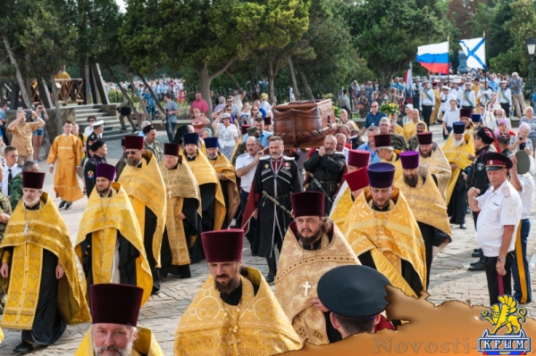 Святой русский адмирал Федор Ушаков вернулся в Севастополь на матросских плечах (ФОТОРЕПОРТАЖ) - «Общество Крыма»