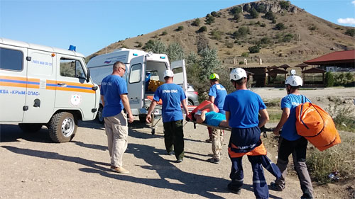 Спасатели г. Судак успешно провели операцию по эвакуации пострадавшей туристки из горно-лесной зоны - «МЧС» Спасатели г. Судак успешно провели операцию по эвакуации пострадавшей туристки из горно-лесной зоны - «МЧС»