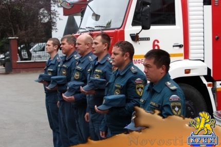 Крымские пожарные почтили минутой молчания погибших коллег - «Происшествия» Крымские пожарные почтили минутой молчания погибших коллег - «Происшествия»