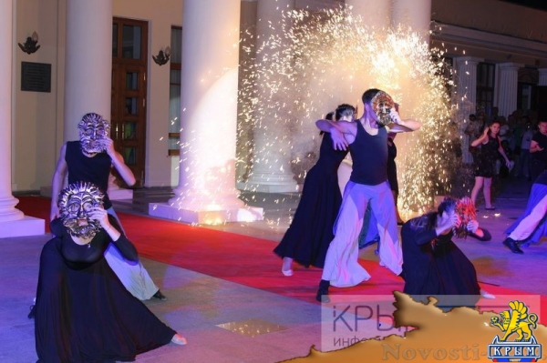 Международный фестиваль «Театр. Чехов. Ялта» открылся в восьмой раз (ФОТО) - «Спорт Крыма»