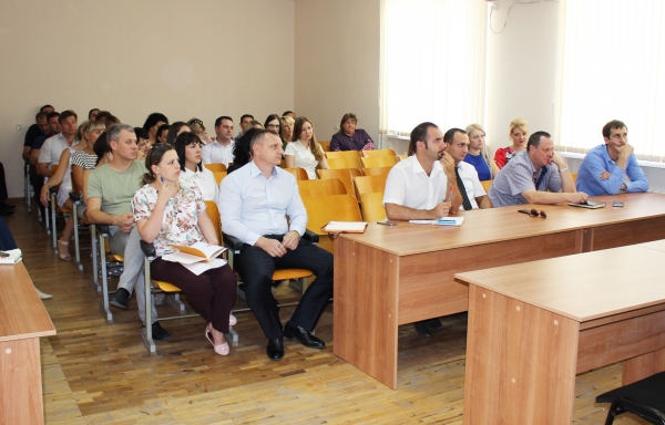 Должностные лица, умышленно нарушившие установленный порядок регистрации, могут лишиться свободы на срок до 10 лет — Александр Спиридонов - «Госкомрегистр»