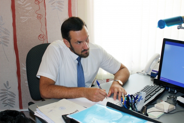 Александр Спиридонов просит крымчан активнее присылать на электронную почту идеи по повышению качества госуслуг, оказываемых в Госкомрегистре - «Госкомрегистр»