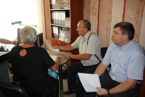 Александр Спиридонов просит крымчан активнее присылать на электронную почту идеи по повышению качества госуслуг, оказываемых в Госкомрегистре - «Госкомрегистр»