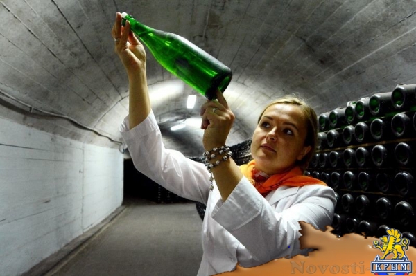 Новое премиальное шампанское завода «Новый Свет» – «Золотой Рислинг Крыма» – поступит в продажу на следующей неделе (ФОТО) - «Спорт Крыма»