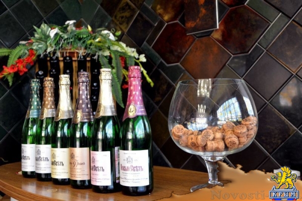 Новое премиальное шампанское завода «Новый Свет» – «Золотой Рислинг Крыма» – поступит в продажу на следующей неделе (ФОТО) - «Спорт Крыма»