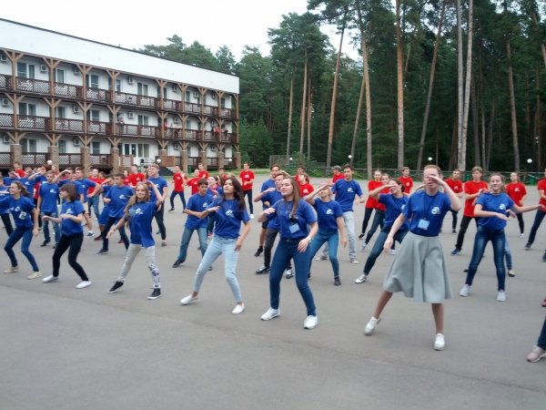 Уполномоченный по правам ребенка в Республике Крым приняла участие во Всероссийский детский форум под названием «Дети. Россия. Будущее» - «Правам ребёнка»