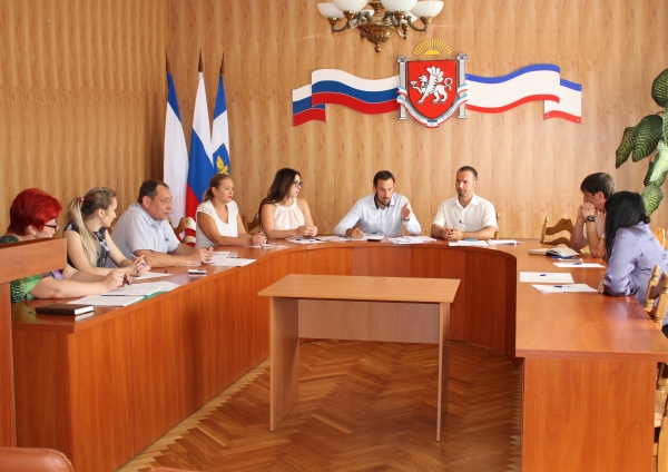 Непростую ситуацию по приватизации муниципального жилфонда не сдвинуть с «мертвой точки» без изменений в крымском законодательстве — Александр Спиридонов - «Госкомрегистр»