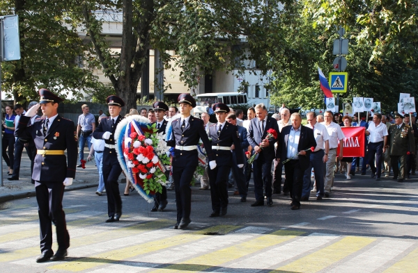Председатель Госкомрегистра принял участие в мероприятии, посвященном Дню памяти воинов, погибших в Крымской войне - «Госкомрегистр»