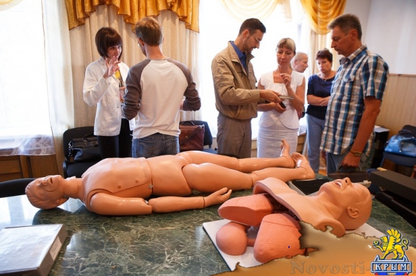 Международный Красный крест передал Медакадемии КФУ новое оборудование на 600 тыс руб (ФОТО) - «Экономика Крыма» Международный Красный крест передал Медакадемии КФУ новое оборудование на 600 тыс руб (ФОТО) - «Экономика Крыма»