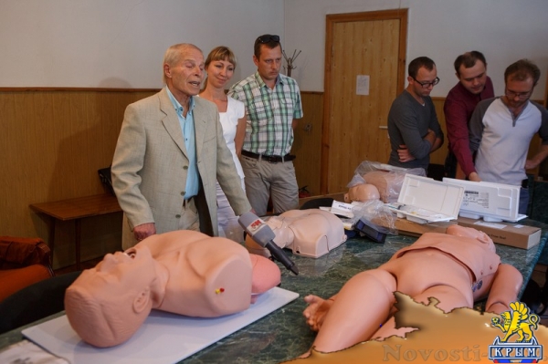 Международный Красный крест передал Медакадемии КФУ новое оборудование на 600 тыс руб (ФОТО) - «Экономика Крыма» Международный Красный крест передал Медакадемии КФУ новое оборудование на 600 тыс руб (ФОТО) - «Экономика Крыма»