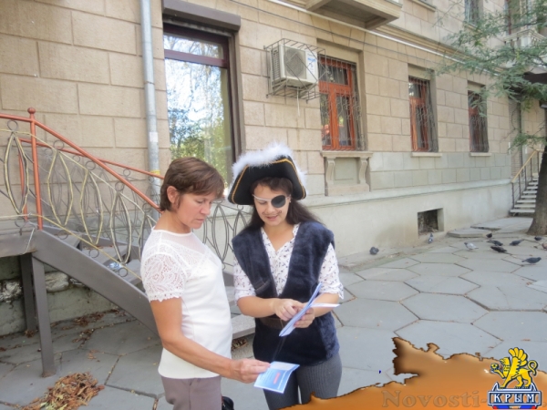 В ходе осеннего литературного фестиваля «КрымБукФест-2016» в центре Симферополе прошла культурно-просветительская акция «БиблиоСквер; книга, культура, досуг» (ФОТО) - «Общество Крыма»