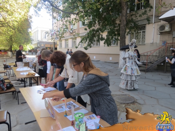В ходе осеннего литературного фестиваля «КрымБукФест-2016» в центре Симферополе прошла культурно-просветительская акция «БиблиоСквер; книга, культура, досуг» (ФОТО) - «Общество Крыма»