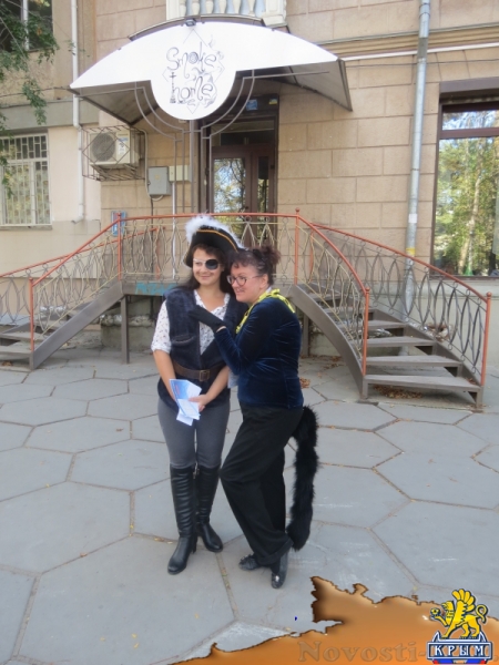 В ходе осеннего литературного фестиваля «КрымБукФест-2016» в центре Симферополе прошла культурно-просветительская акция «БиблиоСквер; книга, культура, досуг» (ФОТО) - «Общество Крыма»