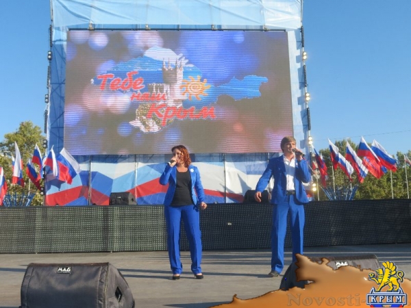 Фестиваль «единороссов» на центральной площади Симферополя вынужденно прерывался из-за внезапного возгорания дизель-генератора возле памятника Ленину (ФОТО) - «Общество Крыма»