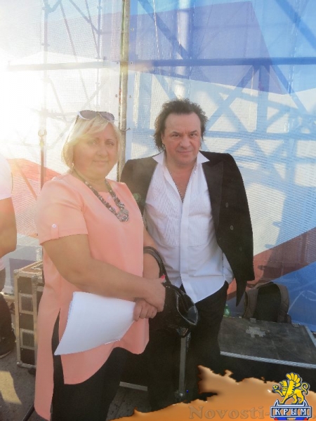 Фестиваль «единороссов» на центральной площади Симферополя вынужденно прерывался из-за внезапного возгорания дизель-генератора возле памятника Ленину (ФОТО) - «Общество Крыма»