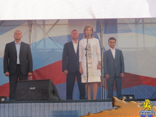 Фестиваль «единороссов» на центральной площади Симферополя вынужденно прерывался из-за внезапного возгорания дизель-генератора возле памятника Ленину (ФОТО) - «Общество Крыма»