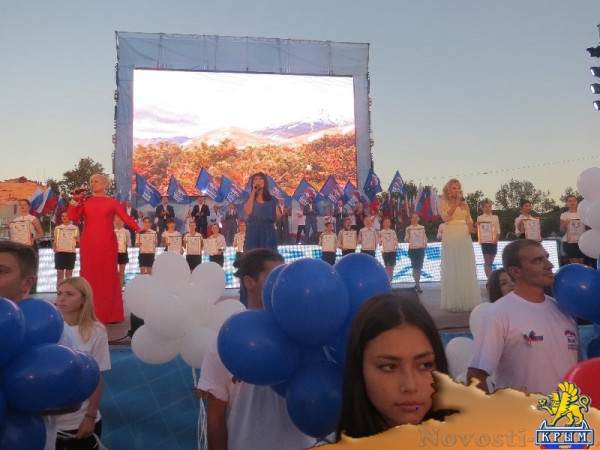 Фестиваль «единороссов» на центральной площади Симферополя вынужденно прерывался из-за внезапного возгорания дизель-генератора возле памятника Ленину (ФОТО) - «Общество Крыма»